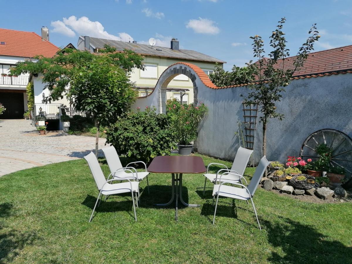 Gaestehaus Anita Breitenbrunn  Luaran gambar