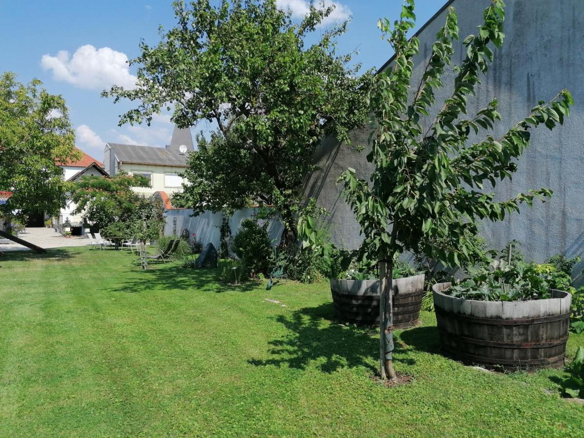 Gaestehaus Anita Breitenbrunn  Luaran gambar